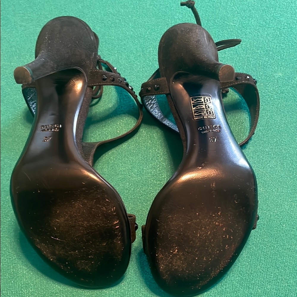 Gucci Black Crystal Suede T-Strap Women's Sandals - Picture 5 of 9